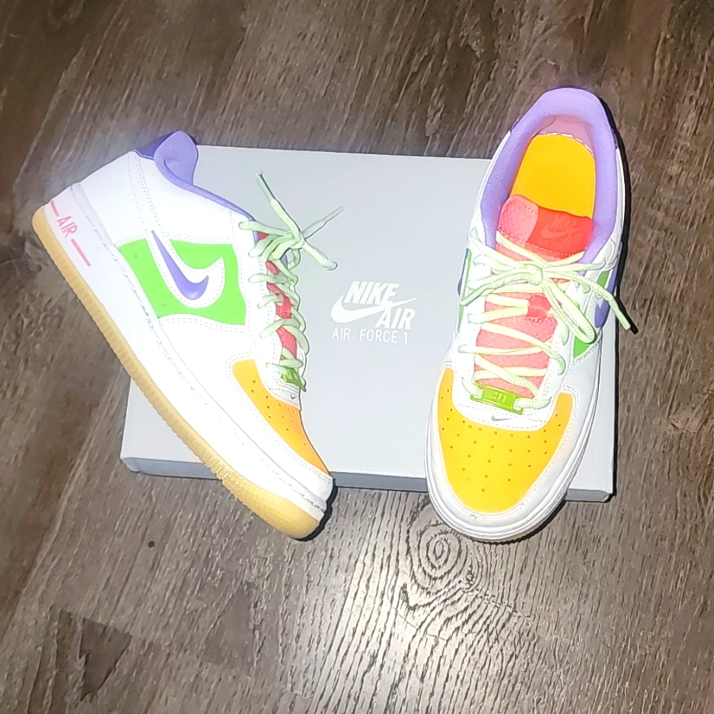 Nike Air Force 1 sz 7 women 5.5Y